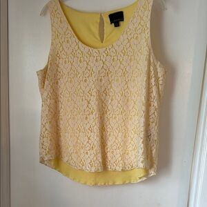 Cynthia Rowley Light Yellow Sleeveless Lace Blouse